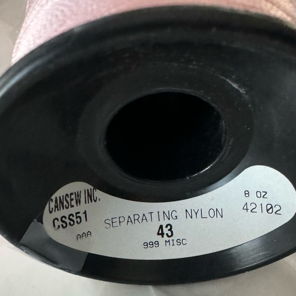 Monobin 100% polyester thread for leather, upholstery - Picture 2 of 2